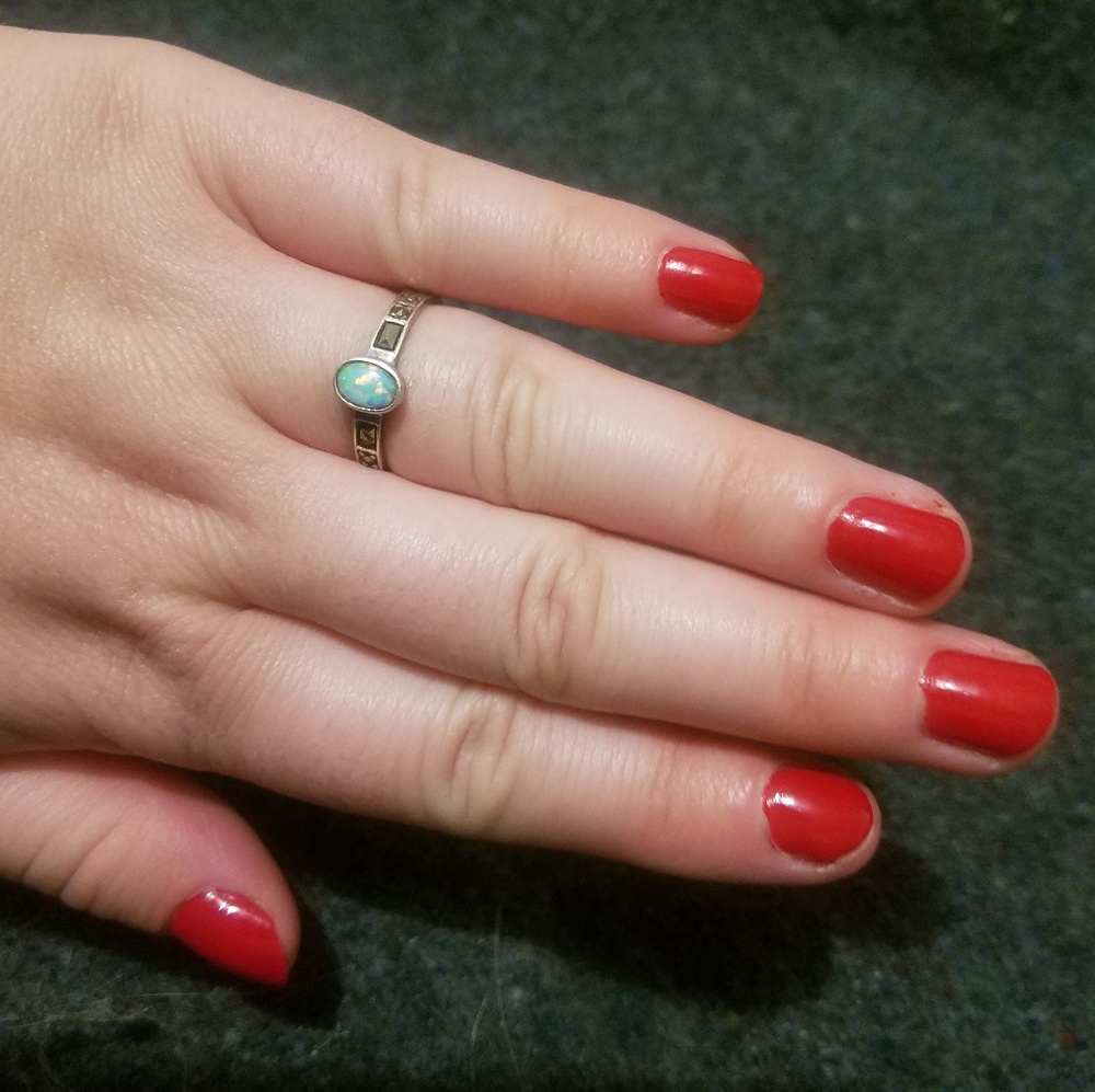 Sterling silver opal ring. 7.5 , 8